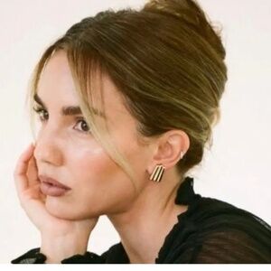 NIB $68 Rumored "Roxanne" Stud Earrings – Gold